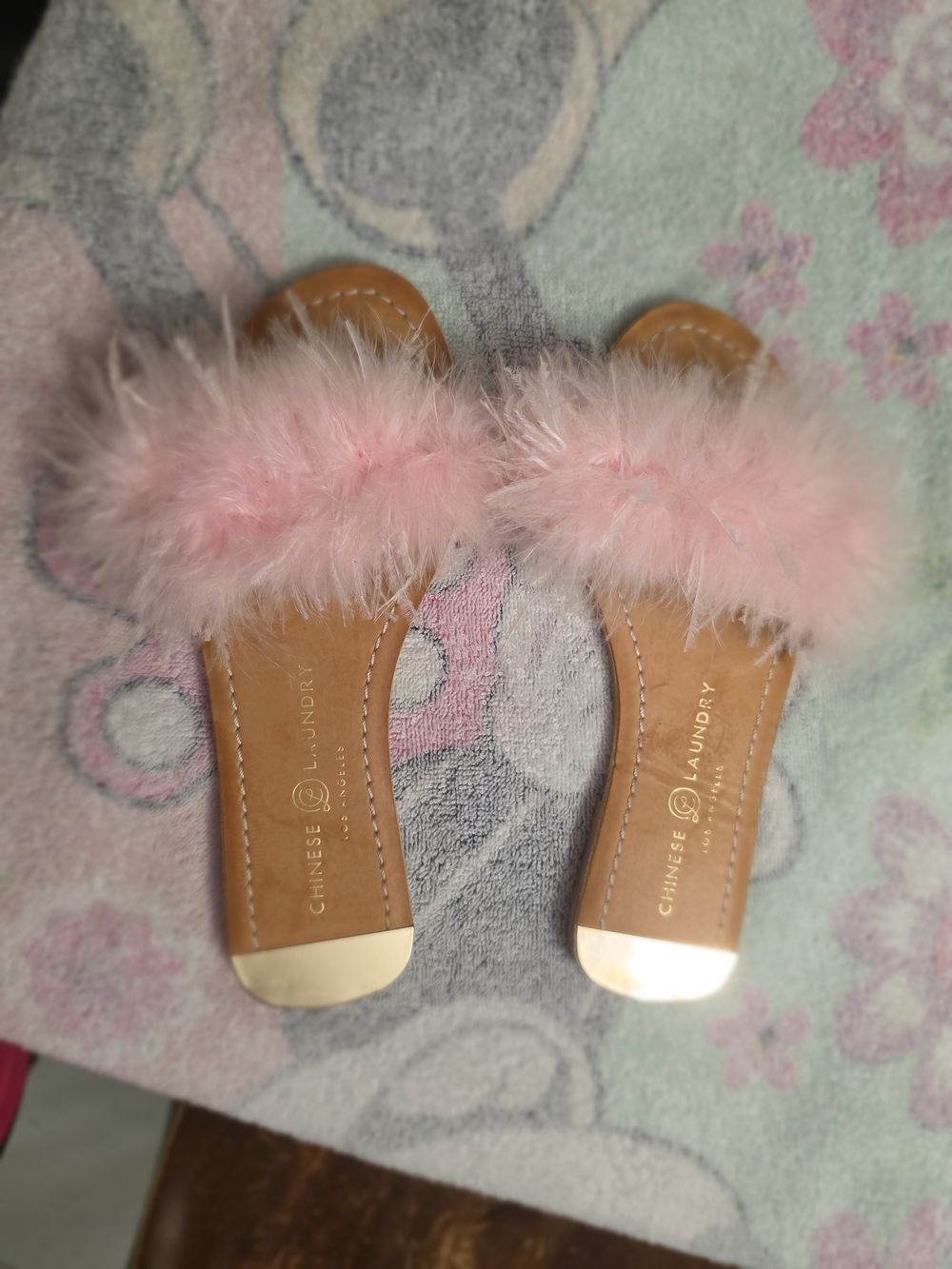 Chinese Laundry Women Pink Feather Slide Sandals
